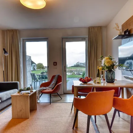 Gruenfink 04 Im Wreecher Idyll Ruegen By Ruyastay