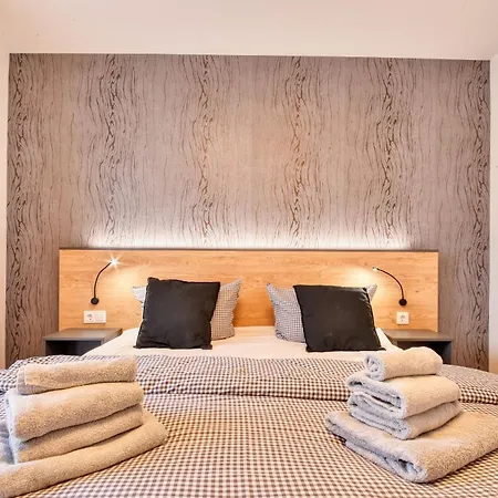 Gruenfink 04 Im Wreecher Idyll Ruegen By Ruyastay * פוטבוס