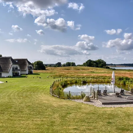 Gruenfink 04 Im Wreecher Idyll Ruegen By Ruyastay Putbus